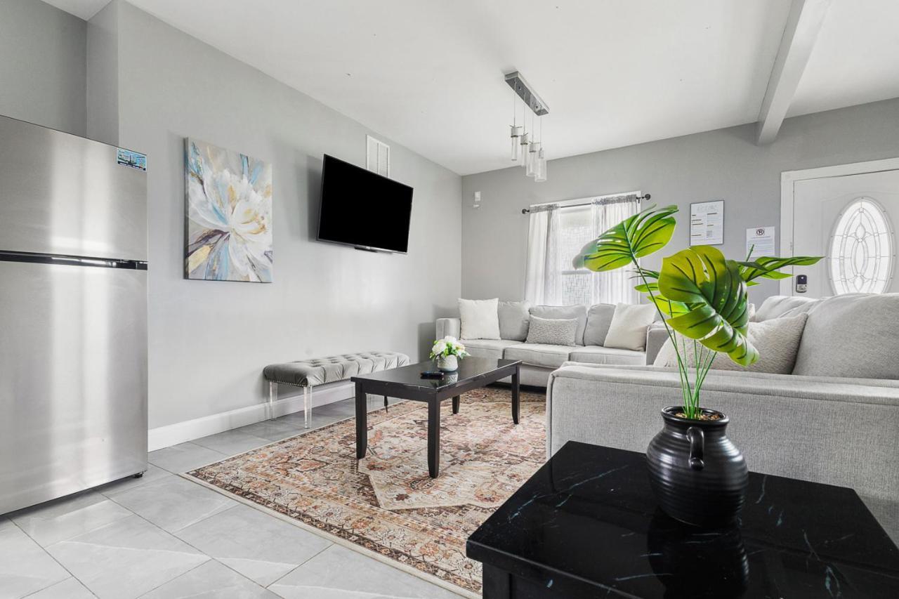 Lovely 4Br Near The Falls And Casino ナイアガラフォールズ エクステリア 写真